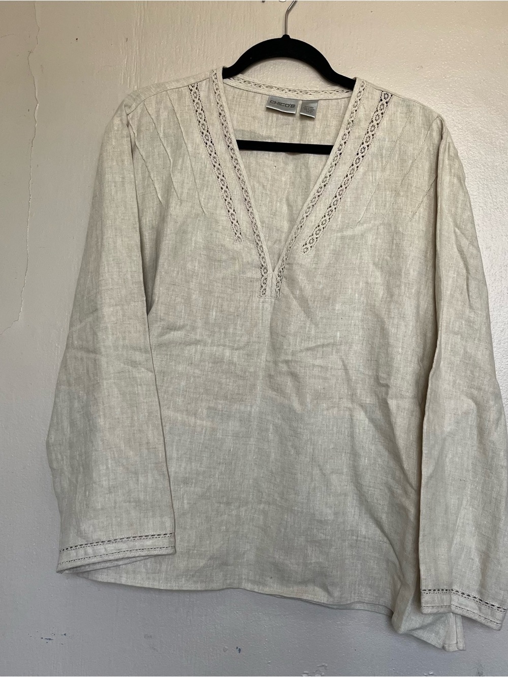 Chico's 100% linen cream v neck boho peasant top with boxy fit - Picture 3 of 7
